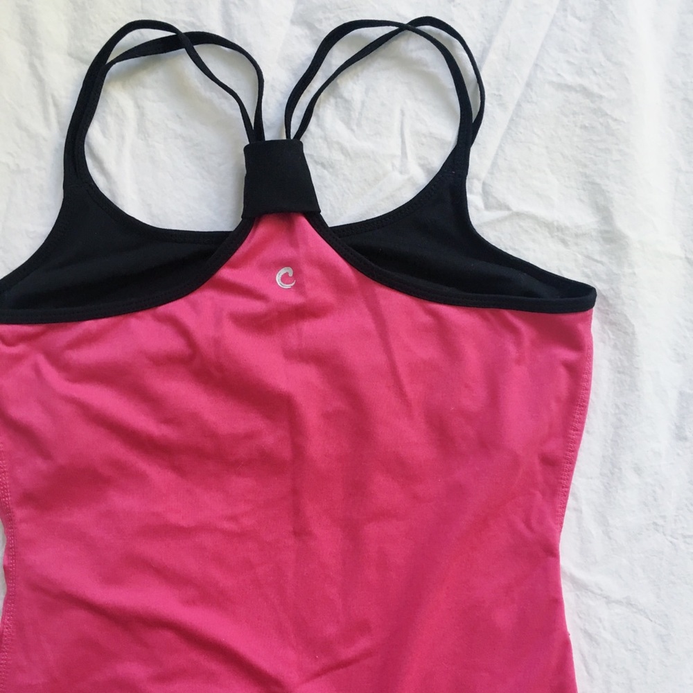 Workout top - Picture 3 of 3
